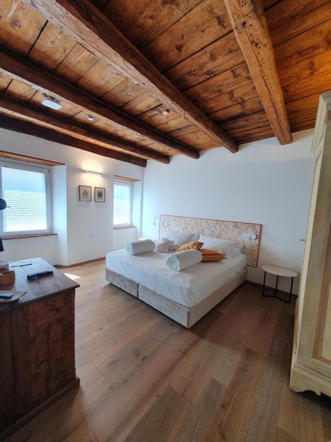 Casa Castagna 1620 Bed and Breakfast Mergozzo Buitenkant foto